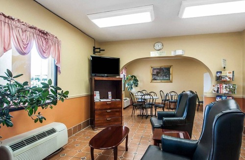 Tuscaloosa Hotel | Econo Lodge Inn & Suites Tuscaloosa I-20