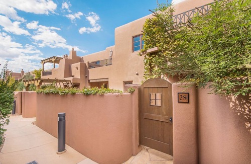 Downtown Santa Fe House | El Corazon de Santa Fe | Patios, Private Balcony