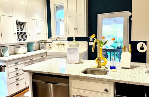 Historic Eastside Villa | Elliot Barker Estate for Large Groups Stroll to Canyon Rd & Plaza