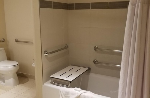 West End Hotel | Embassy Suites by Hilton Washington DC Georgetown