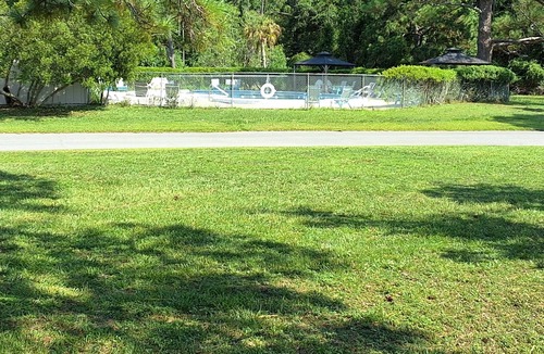Ono Island Cottage | Enjoy a 1 bedroom 1 bath cottage on the green at Perdido Bay Country Club.