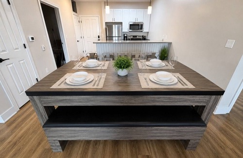 Glen Iris Apartment | Executive 3BR Downtown Birmingham with Game Table