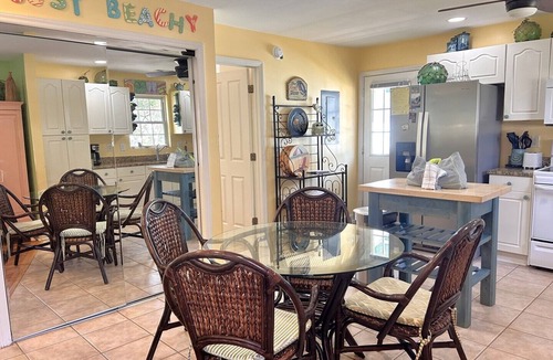 Tranquil Harbour House | Experience comfort at A Potter's House in Oak Island with 2 bedrooms and nearby beaches.