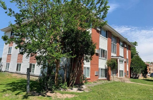 Wenonah Apartment | Extended Stay 2 Bedroom Apt near MOA MSP - Main level