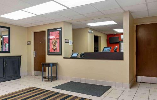 Madison Heights Hotel | Extended Stay America Suites - Detroit - Madison Heights