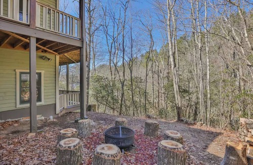 Glenville House | Fabulous 4BR/BA + Dens/Renovated Lake Glenville, 15 to Cashiers