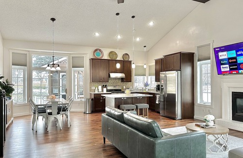 Shakopee House | Family Favorite - Parks, Shops & Dining Nearby