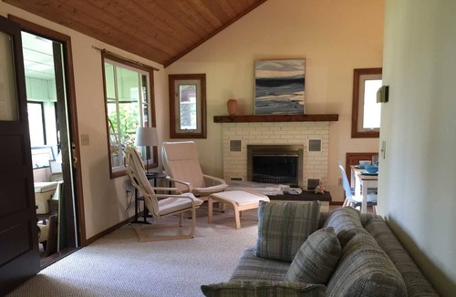 Au Gres House | Firefly cottage located in Au Gres just perfect for a quick get away!