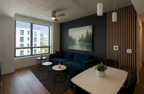 Five Points South Apartment | Five Points South Spacious 2BR with 2 Queens D5