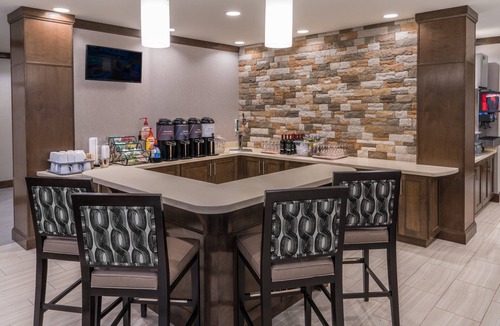 Midtown Anchorage Apartment | Free Daily Breakfast, Pool & Hot Tub Access. Great Location!