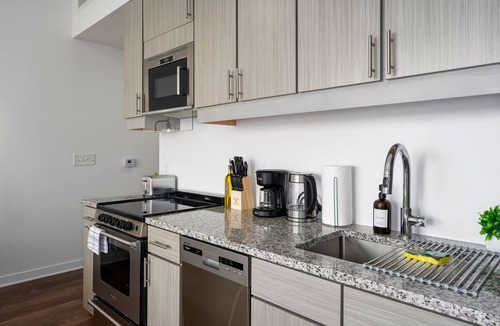 Avondale Apartment | Fully-Equipped Studio Oasis! l Private Balcony