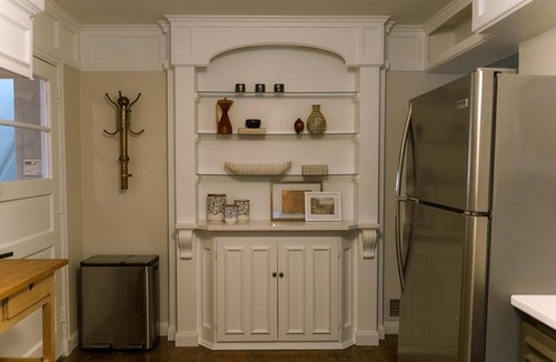 Summit - University Apartment | Furnished Victorian Near Regions & United Hospital - Newly Remodeled 2-Bedroom