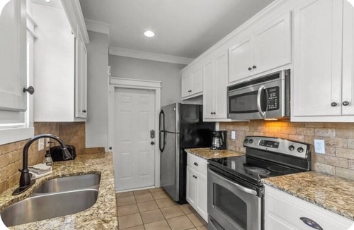 Forest Lake House | Gameday Paradise- 3 bdr townhouse walking distance