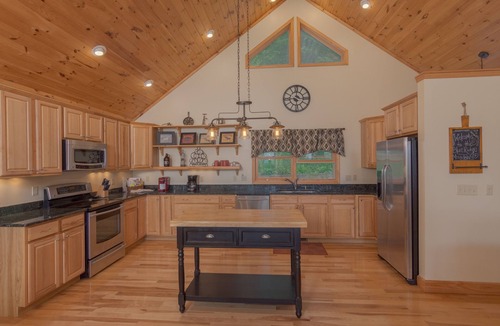 Wolf Laurel House | Get-Away Mountain Cabin. Hot Tub, Sunset Mtn. Views, Game Room, Near Asheville