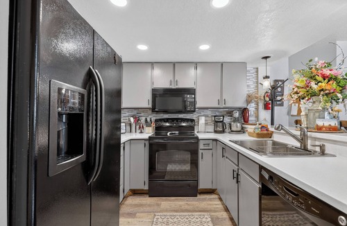 Brian Head Condo | Giant Steps 12 Rustic Retreat ski in/out 2bd/2bath