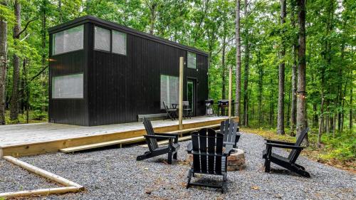 Mentone House | Glorious Lofted Container with Luxurious Indoor and Outdoor Spaces in Alabama