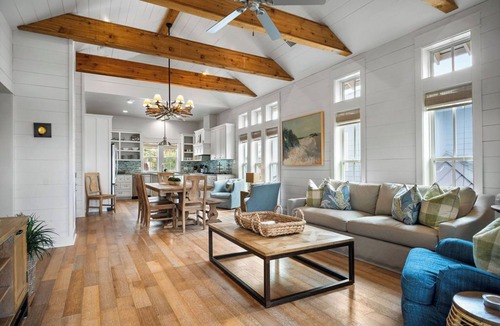 Cinnamon Shore House | Gorgeous 5 BR Cinnamon Shore Home w/Screened Porch & Access to All Amenities