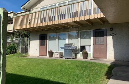 South Addition House | Gorgeous Downtown 3 Bed 2 bath Home & Sauna Walking distance downtown Anchorage