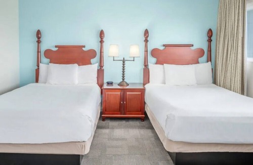 Kahului Hotel | Gorgeous Maui Beach Escape! Spacious Garden View Pool w/Pool Access