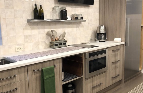 Seward Apartment | Gorgeous new, 1 bd luxury apt, offering stunning views of the mountains and bay
