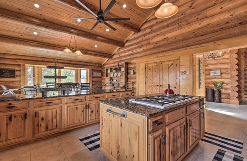 Eagle Nest Cottage | Grand Mountain Retreat in Angel Fire w/Game Room!
