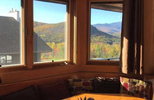 Jackson Condo | GREAT Views+ Location/5 min to Story Land, 3 Bedrms/Pickleball/AC + ski.