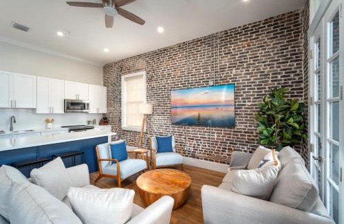 Historic Seaport House | Harbor House Suite A