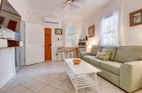 Historic Seaport House | Harbor Walk Hideaways | Group Compound In Old Town, Pool!