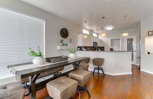 Alban Hills House | Heated Pool! Hot Tub! Volleyball court! 3-bedroom, 3-Bathroom Fabolous Home!