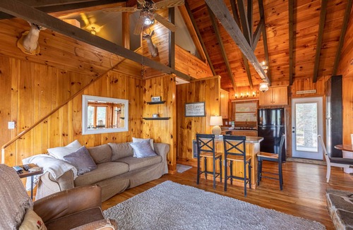 Boone House | Heather Heights Cottage - Cozy cabin with a View and Fire Pit, minutes to Boone!