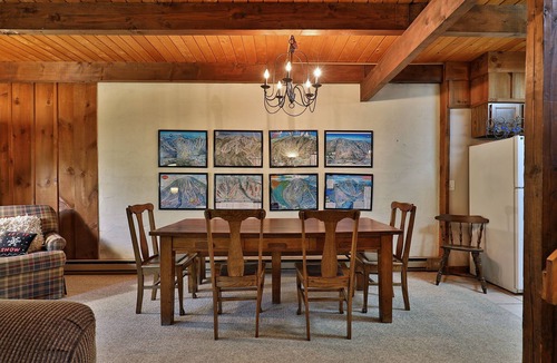 Killington Condo | Hemlock Ridge 2B: Charming two floor condo in the heart of Killington. Perfect!