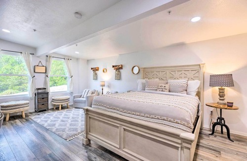 Branson Cottage | 'hilltop Hideaway' Branson Home w/Trampoline!