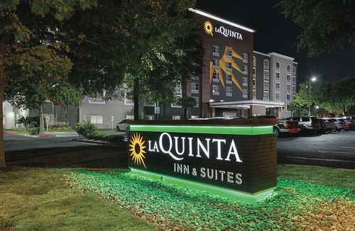 Arsenal Hotel | Historic District Haven - Explore SA from Your Comfortable Base | Outdoor Pool