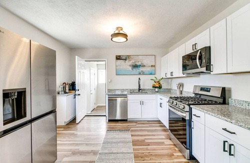 Albuquerque House | Hot Tub, Pool Table, Fire Pit | 4BR Near Old Town