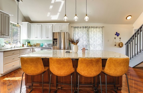 Pedernales Canyon Ranch House | Infinity Edge Pool & Fire Pit: Spicewood Getaway!