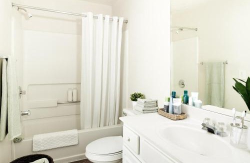 Sand Ridge Hotel | InTown Suites Extended Stay Birmingham AL - Lakeshore Parkway
