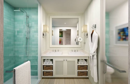 Hollywood Hotel | Inviting Beachfront Room with Outdoor Pool and Near ArtsPark at Young Circle