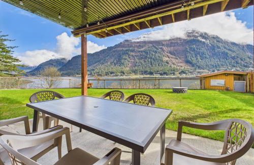 West Juneau House | Juneaus Ultimate Gathering Place 7BR, Ocean Views