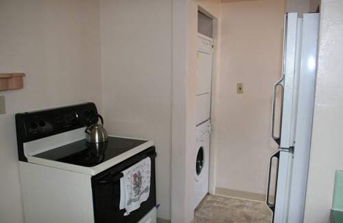 Truth or Consequences House | Labyrinth Retreat in Truth or Consequences A Cozy and Comfortable Home for 4!