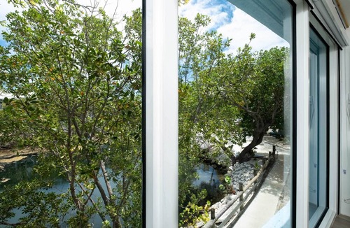 Key Largo House | Lagoon View Retreat 2 Kings Pickleball Marina
