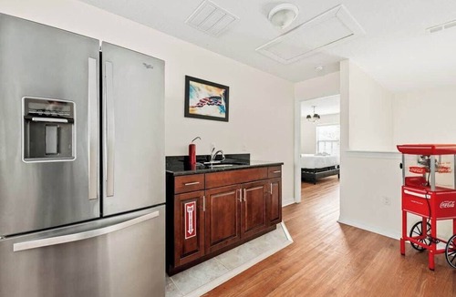 Lake Berkley House | Lake Berkley Resort Home Sleeps 14 Private Pool Near Disney World Florida
