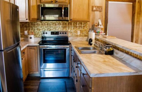 Groveoak Cabin | Lake Guntersville Cabin |Pet Friendly | Fenced Yard | Fire Pit - Coco Chateau