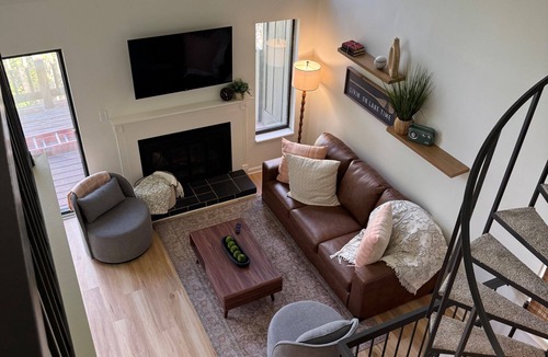Avoca Condo | Lake Monroe treehouse - Bloomington