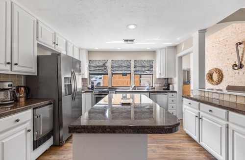 Lakeway House | Lake Views + Pool & Waterfall - Lake Travis Vista!