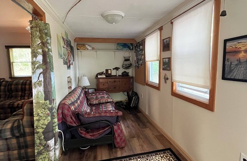 Lewiston Cottage | Lakefront Cozy Rustic 3 bedroom cottage on Big Wolf Lake