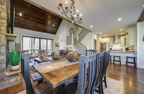Glenville House | Lakefront Glenville Home w/Pickleball Access!