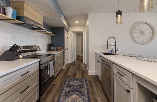 Wolf Creek House | Lakefront Suite · Dock, No-Wake Cove & Firepit