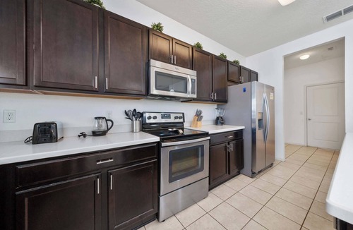 Crystal Cove House | Lakeview 7BR Getaway, Pool, Great Location