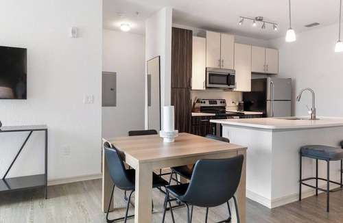Fairvilla Apartment | Landing | Stunning 1BD, Clubhouse, Gym
