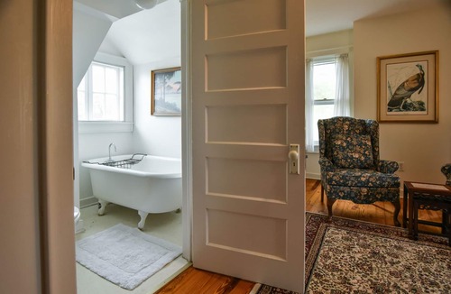Waynesville Bed & Breakfast | Love Lane Bed & Breakfast